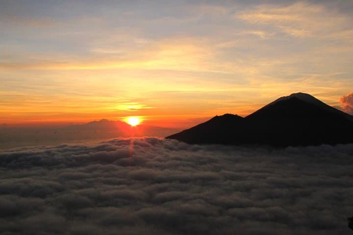 Batur Volcano Sunrise Hiking — photo 1 of 11