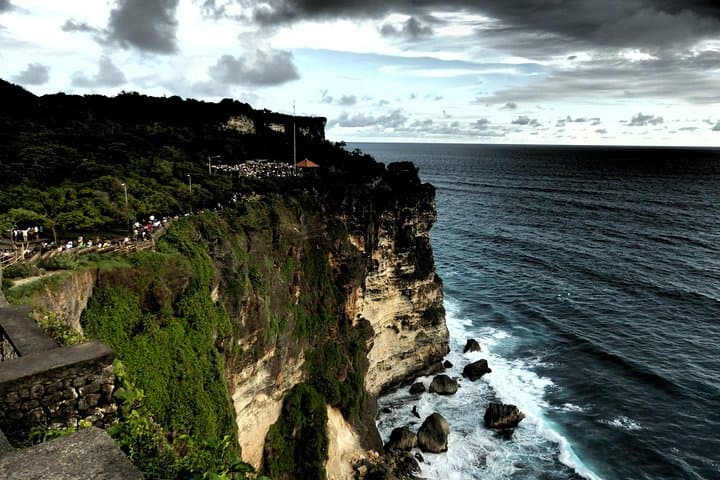 Tanah Lot and Uluwatu Temple Private Guided Tour — photo 1 of 12