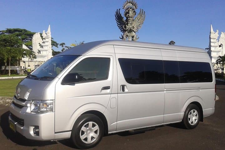 Private Arrival Transfer: Bali Airport to Hotel with Minibus Toyota HiAce up to 12 Pax — photo 1 of 4