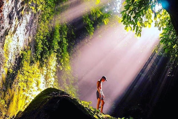 Lempuyang Gate of Heaven and Tukad Cepung Waterfall — photo 1 of 9