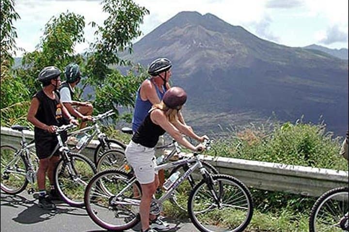 Day Trip Kintamani Volcano Downhill Cycling Tegenungan Waterfall — photo 1 of 7