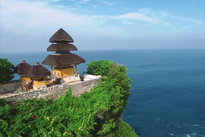 Bali's Spiritual Pillars - Uluwatu Temple and Kecak Dance Tour — photo 1 of 7