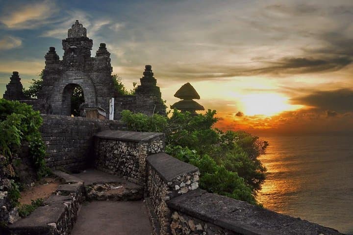 Bali's Spiritual Pillars - Uluwatu Temple Tour — photo 1 of 10