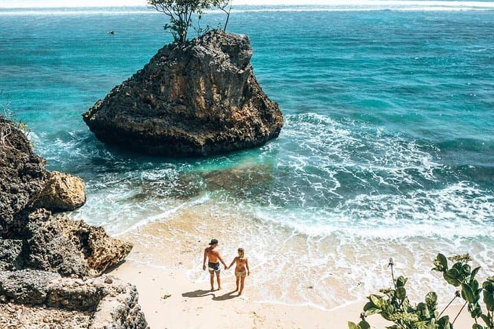 TikTok Tour - The Most Famous Spots for your Tiktok Videos — photo 1 of 8