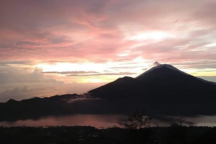 Bali Sunrise Trekking with Downhill Cycling — photo 1 of 11