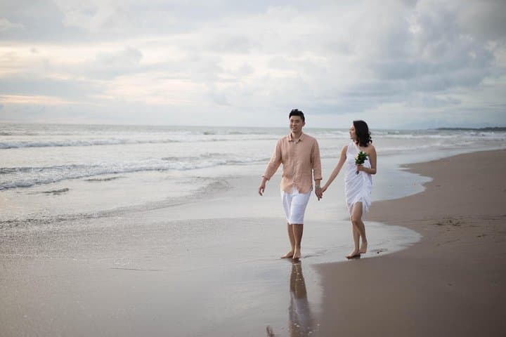 Photo Shoot with a Private Vacation Photographer in BALI — photo 1 of 10