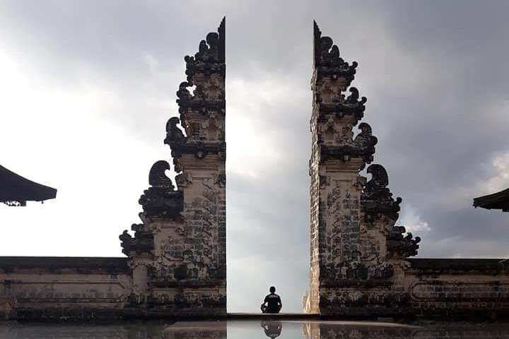 Bali Instagram Tour : Heaven Gate Tour - Tirta Gangga - Tukad Cepung Waterfalls — photo 1 of 7