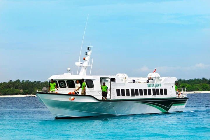 Fastboat to Gili Trawangan or Gili Air — photo 1 of 12