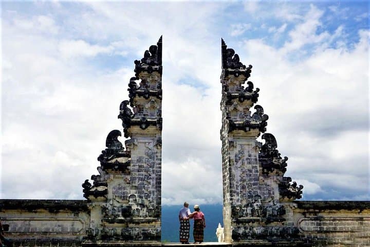 Bali Day Tour : Waterfall & Lempuyang Temple The Gate Of Heaven — photo 1 of 12