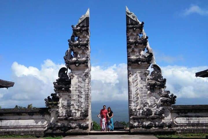 Lempuyang Temple Tour Gate of Heaven Bali — photo 1 of 10