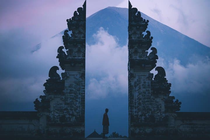 Lempuyang Gates of Heaven, Tirta Gangga Temple Swim & Jungle Waterfalls — photo 1 of 15