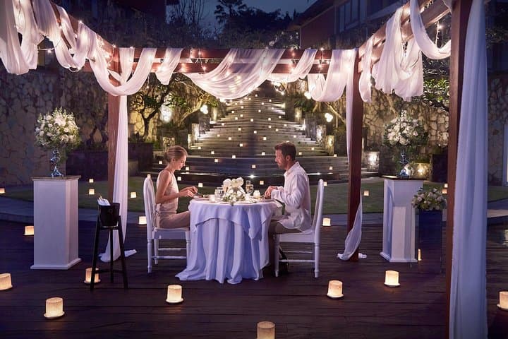 Private 6-Course Romantic Candlelight Dinner Overlooking Ubud Valley — photo 1 of 6
