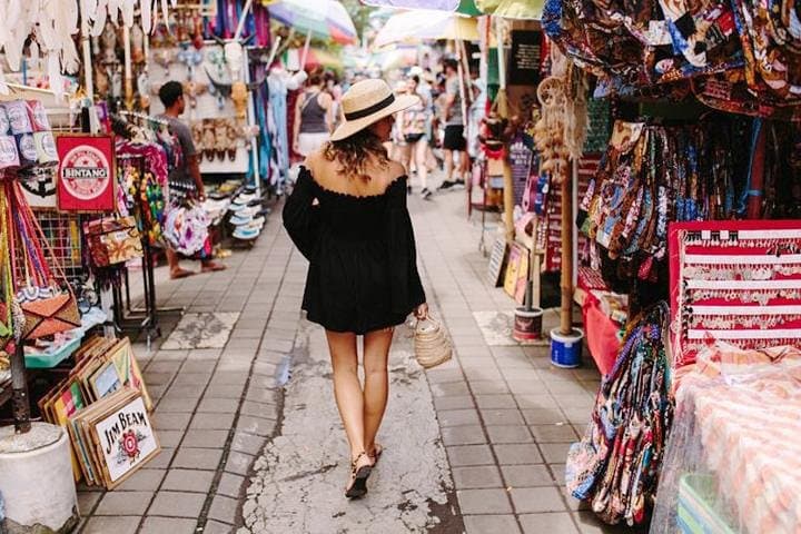 Bali Traditional Shopping Tour to Themed-Markets with Private Transport & Guide — photo 1 of 10
