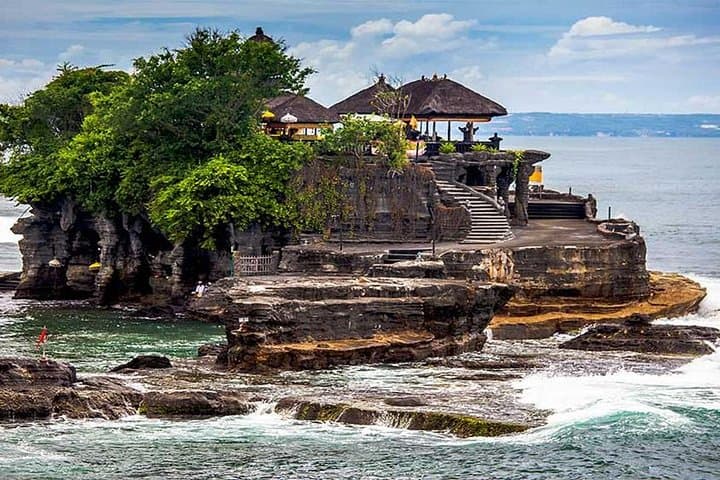 Half Day Tour: Tanah Lot Sunset & Taman Ayun Temple Included Entrance Ticket — photo 1 of 8