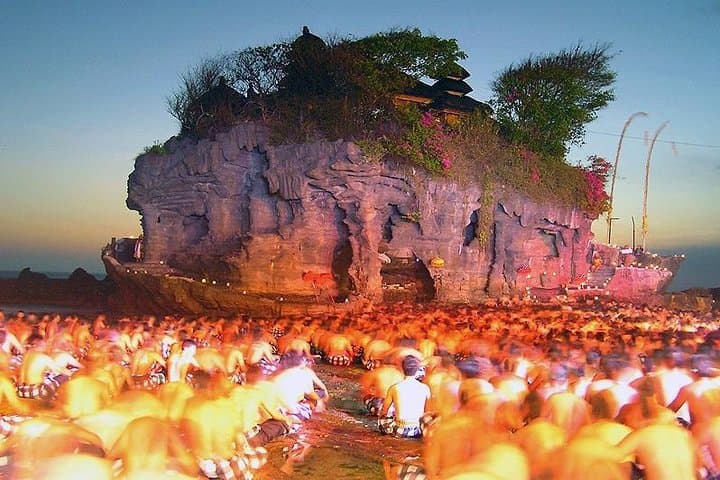 Tanah Lot Sunset Tour with Kecak Show and Dinner — photo 1 of 3