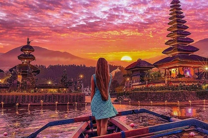 Best Of Temple In the Lake – Ulun Danu Baratan — photo 1 of 10
