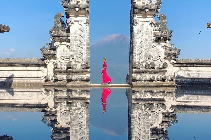 Instagram Highlight Spot: Gate of Heaven - Tirta Gangga - Tukad Cepung Waterfall — photo 1 of 8