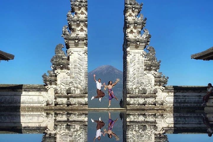 Heaven Gate Lempuyang Temple Most Instagramable Tour — photo 1 of 4