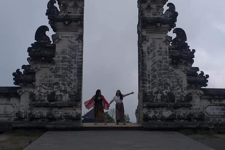 The Heaven Gate Lempuyang Temple, Rice Terrace & Waterfall — photo 1 of 15
