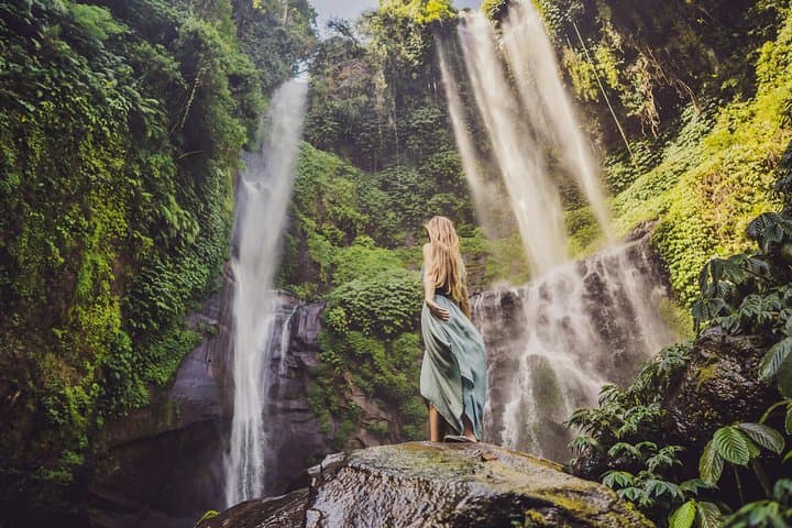 Private Tour: Amazing Sekumpul Waterfall and Ulun Danu Temple — photo 1 of 8