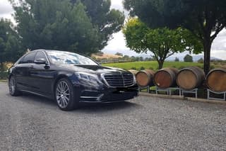 Private Melbourne CBD Sightseeing Tour – luxury vehicle