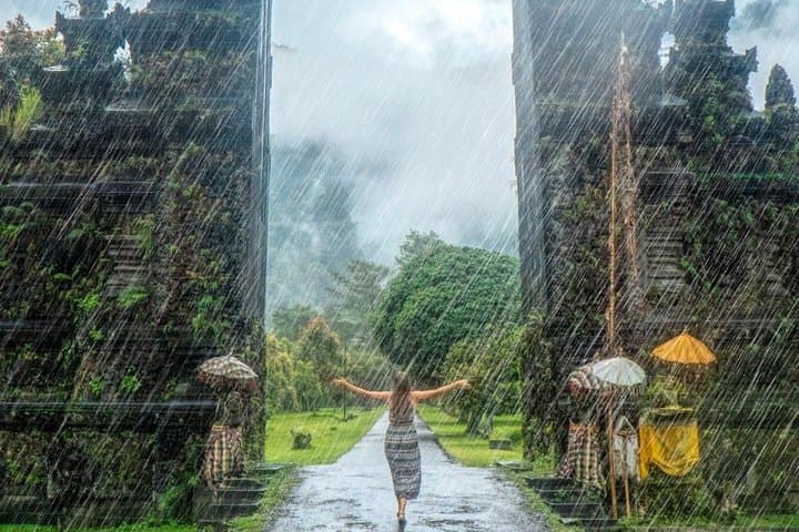Bali Handara Gate and Wanagiri Hidden Hill with Banyumala Waterfall — photo 1 of 6
