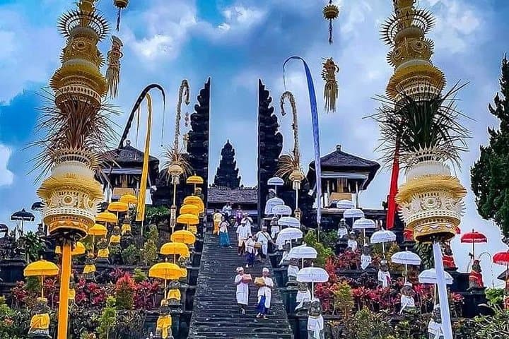 Two Active Volcano Batur And Besakih Mother Temple Tour — photo 1 of 9