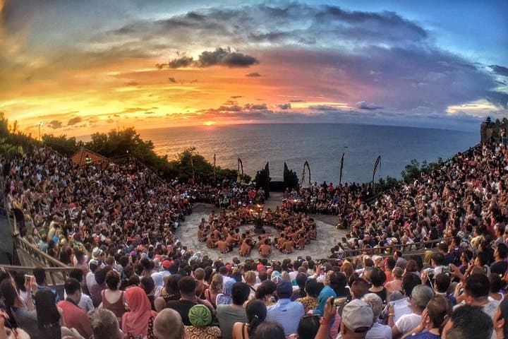 Incredible Uluwatu Temple Sunset & Kecak Fire Dance — photo 1 of 8