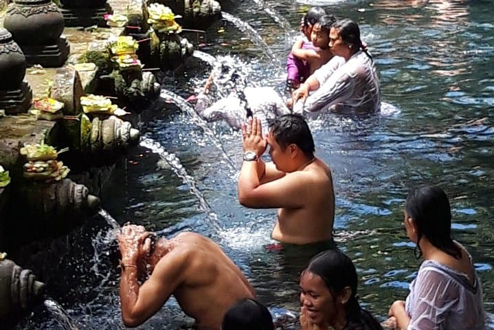 Best of Ubud tour water temple, waterfall, rice terrace and swing — photo 1 of 15
