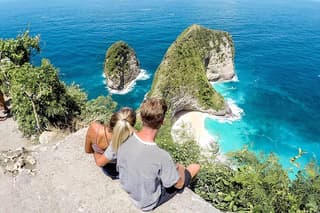 Best of Nusa Penida: A Full-Day East & West Island Tour from Bali