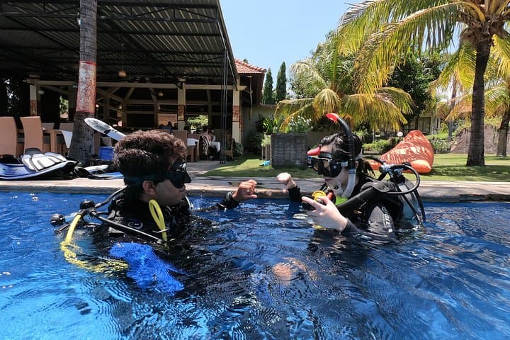 Discover Scuba Diving Tulamben Bali For Non-Certified Divers — photo 1 of 6