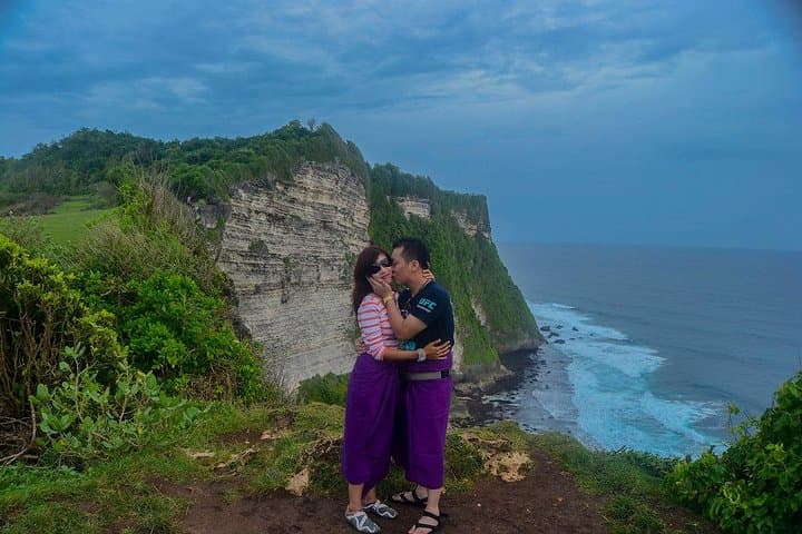 Amazing Private Tour-Uluwatu Kecak Dance and Romantic Seafood Dinner — photo 1 of 9
