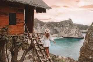 East and West Nusa Penida Beach Tour with Japanese-Speaking Guide (from Bali)