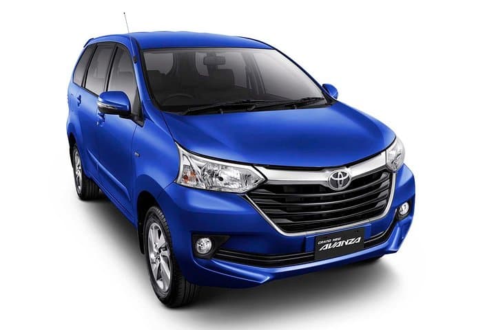 Car Rental With Driver 8-10 hours Tour - Minivan Toyota Avanza — photo 1 of 4