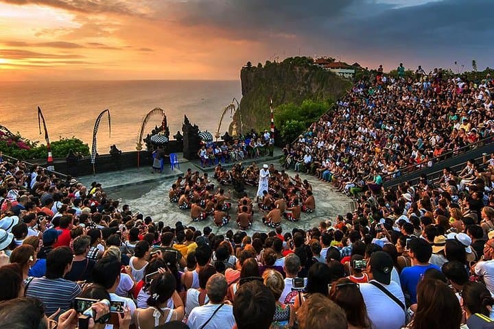 Bali Kecak Dance Uluwatu & Jimbaran Seafood Dinner with Japanese Speaking Guide — photo 1 of 7