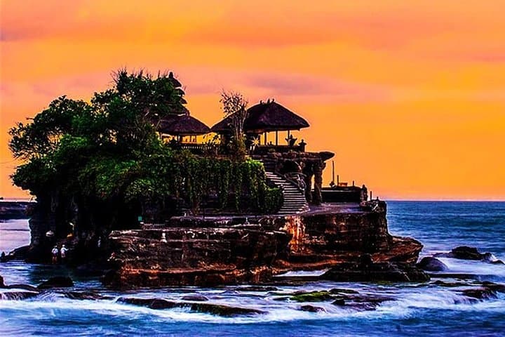 Private Bali Tanah Lot and Taman Ayun Temple Tour with Japanese Speaking Guide — photo 1 of 7