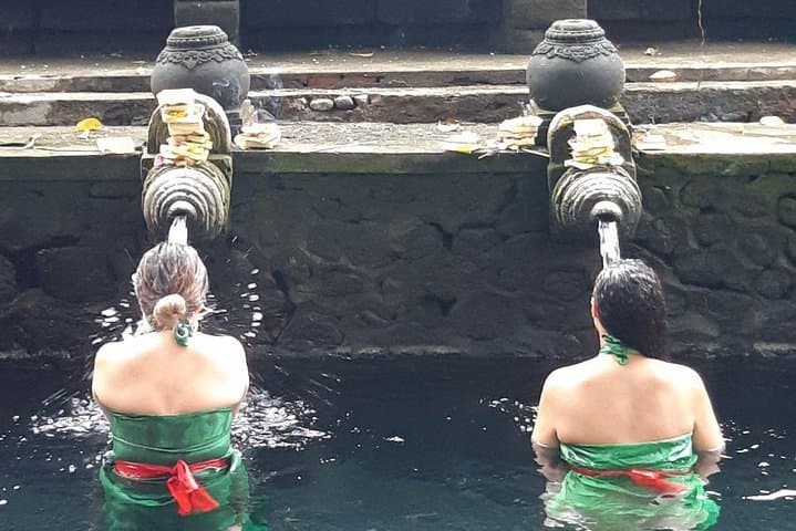 Balinese Healing, Purifying Bath and Waterfall — photo 1 of 7