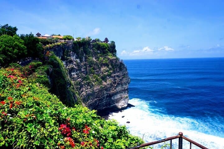 Halfday Private Tour Uluwatu Kecak Dance, Jimbaran Season Dinner — photo 1 of 10