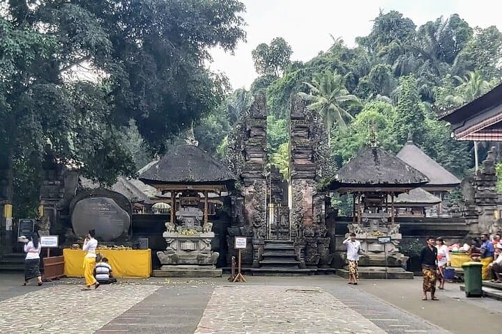 Private Tour Tirta Empul Temple And Gunung Kawi — photo 1 of 5