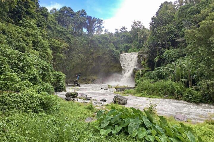 Bali Sightseeing Tours and Tegenungan Waterfall — photo 1 of 24