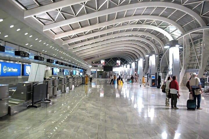 Bali Airport to/from Sanur, Nusa Dua, Jimbaran and Uluwatu — photo 1 of 21