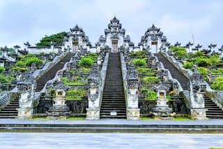 3 Days Tours : Tanah Lot Temple And Lempuyang The Gate Of Heaven
