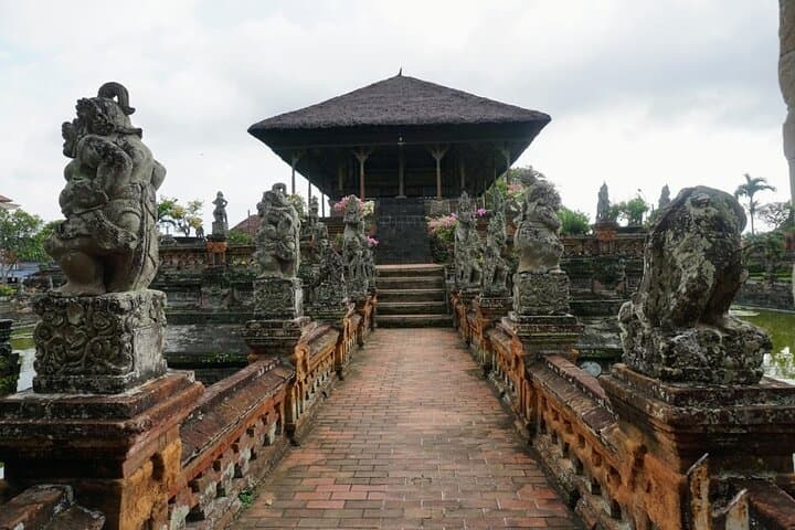 Private Tours East Of Bali Kertagosa And Goa Lawah Temple — photo 1 of 9