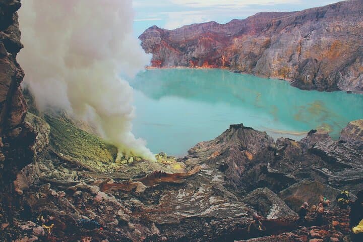 2-Day North Bali and East Java Tour with Ijen Blue Fire Trek — photo 1 of 18