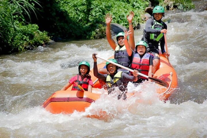6-Hour White Water Rafting and Kanto Lampo Waterfall Private Tour — photo 1 of 8