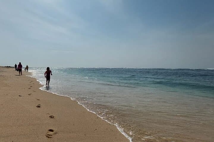 Full Day Uluwatu Beach Tour and Water Activities — photo 1 of 7