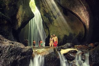 Lempuyang Gate Heaven, tirta gangga & tukad cepung waterfall
