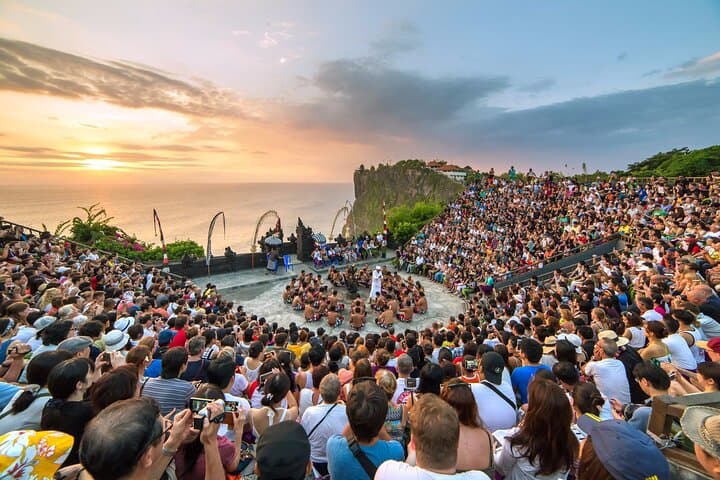 Private Tour Uluwatu Sunset Kecak Dance and Dinner at Jimbaran — photo 1 of 10