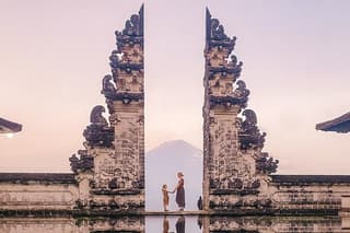 The Gate of Heaven and Traditional Village - Private Tour