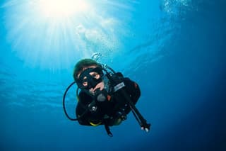 2 Days & 1 Night - 2 Dives in Lembongan/Penida (for certified divers)